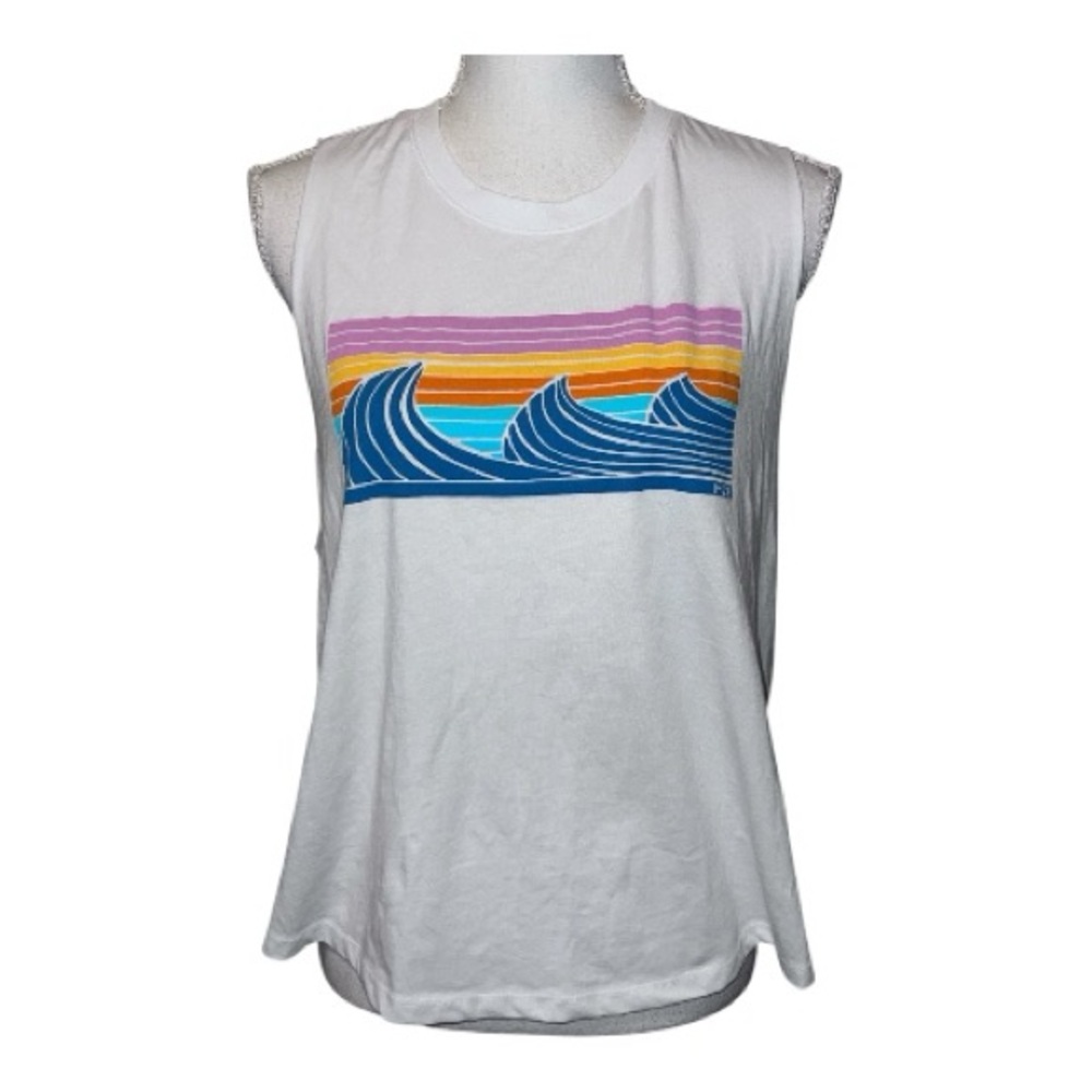 M22 women’s waves racerback tank top
